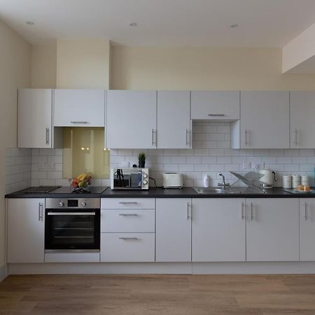 Hereford City Centre - Apartment 7, Isabella House - Modern Apartment In The Heart Of The City - Sleeps 2 Guests - Hosted By Rentmyhouse Exteriör bild